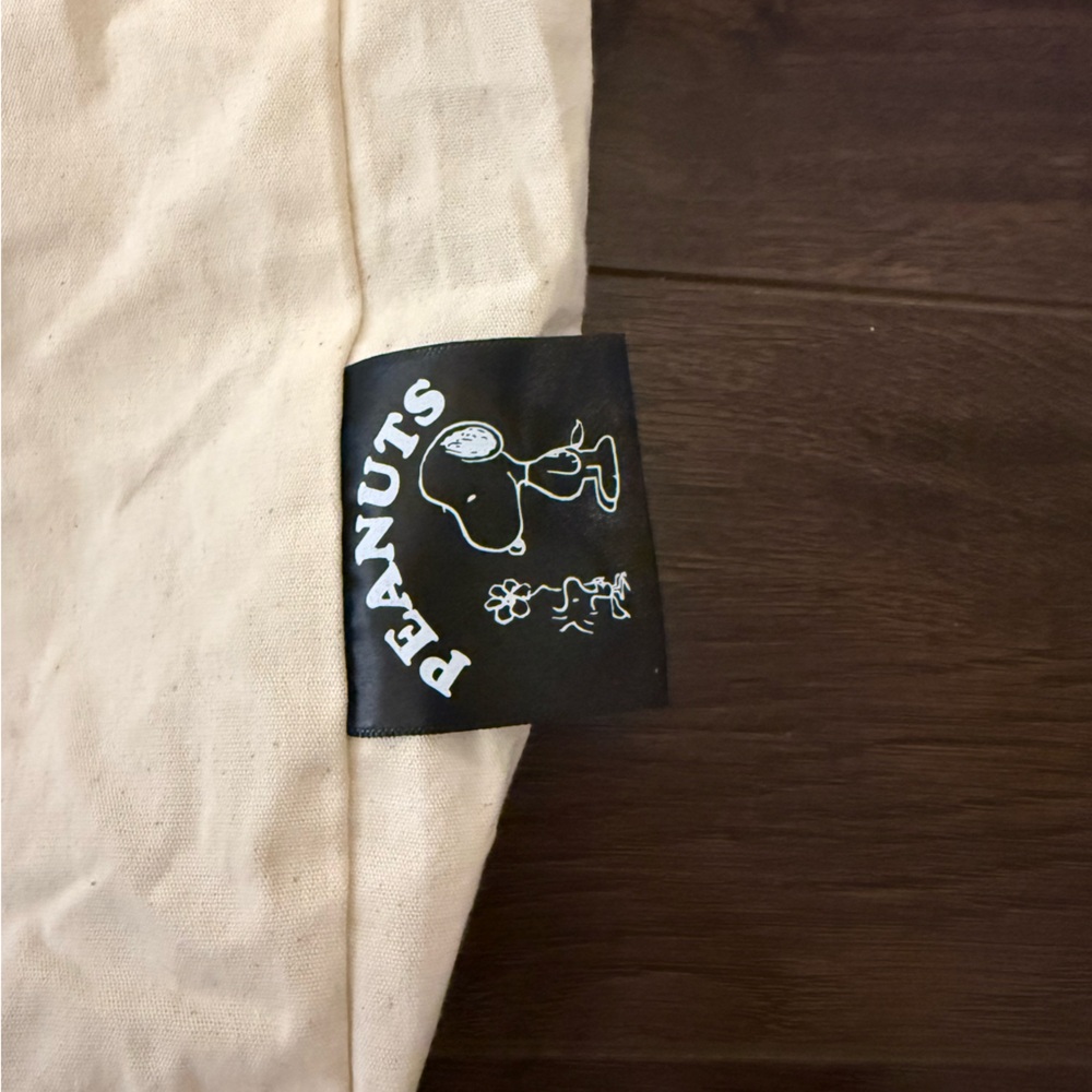 SNOOPY Santa Peanuts canvas tote from Cotton:On Foundation. - Picture 3 of 5